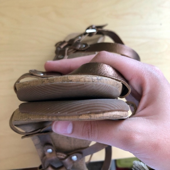 Kenneth Cole Reaction Apple Cedar Leather Wedge Sandals - Y2K Vibe - Picture 12 of 13